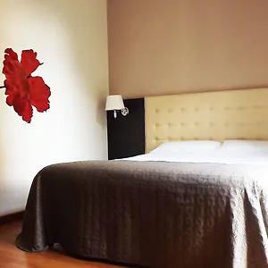 Nautilus Hotel