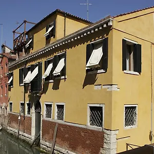 Al Palazzetto Venice